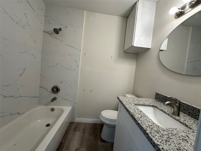 Building Photo - 5024 Jefferson St