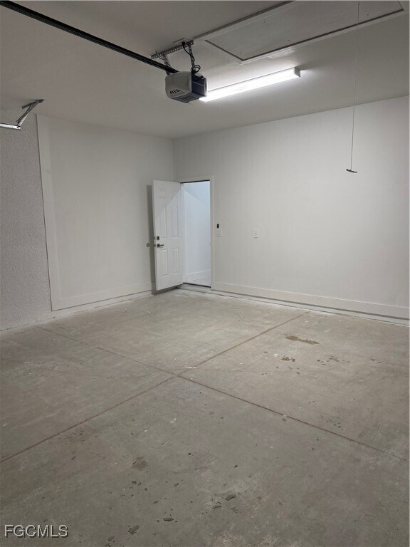 Building Photo - 2201 Kismet Pkwy E