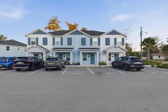 Building Photo - Available Now | Move-In Ready Rental in Prime SW Ocala Location