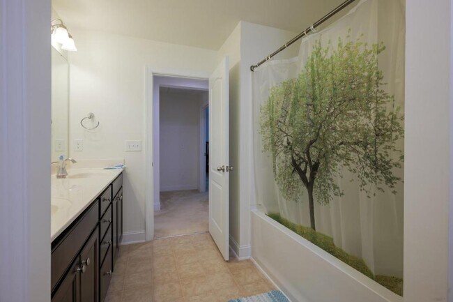 Building Photo - 411 Alamosa Pl