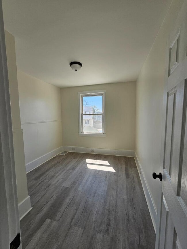 Building Photo - 1103 Baldwin St