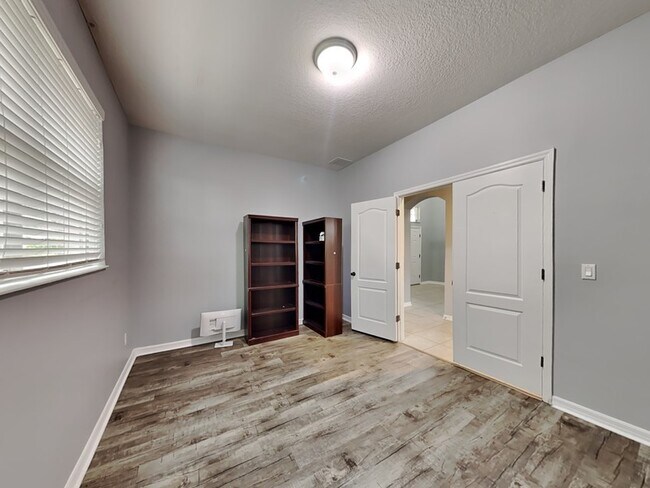 Building Photo - 5955 Paxton Ct