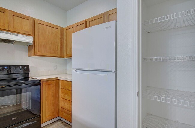 Building Photo - Charming 3bd, 2ba townhome in Bagley Downs Neighborhood