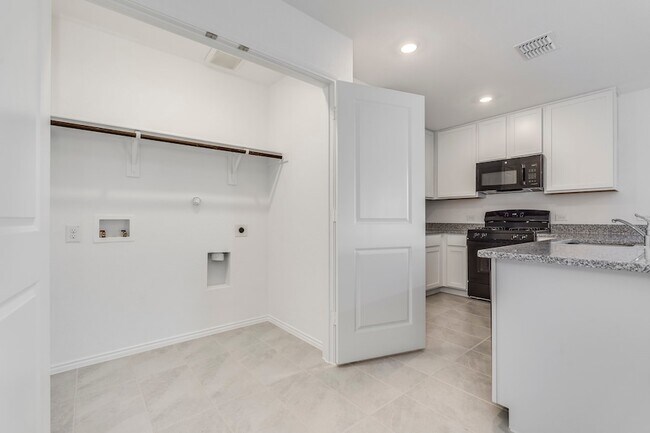 Building Photo - 8721 Whistling Duck Dr