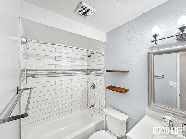 Building Photo - Beautiful 3BD/2BA w/ A/C, In-Unit Laundry, and 2-Car Attached Garage in San Carlos!