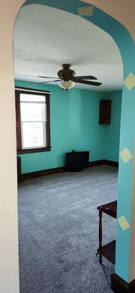 Building Photo - 340 S Jackson St