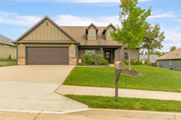 Building Photo - 902 Rutland Dr