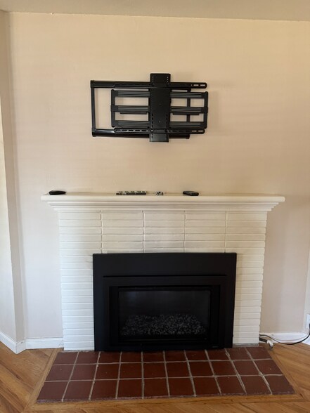 Building Photo - 1430 W Locust St