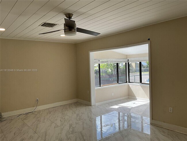 Building Photo - 418 NW 48th St