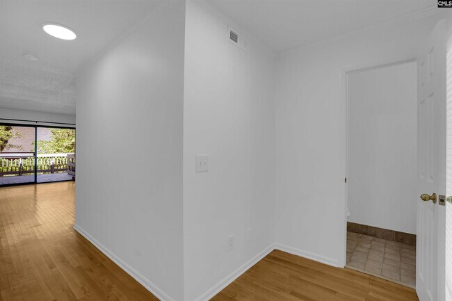 Building Photo - 301 Harbor Heights Dr