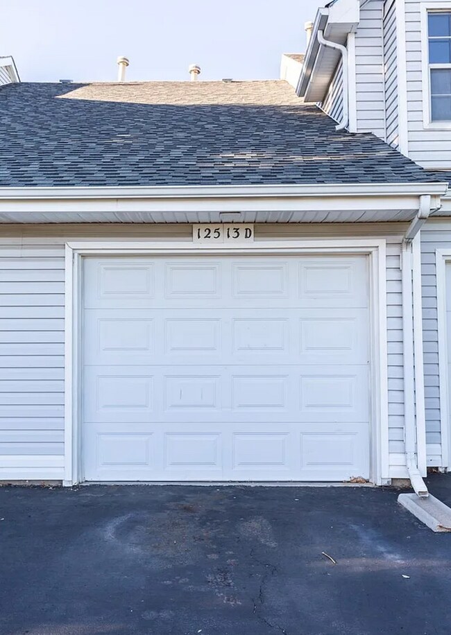 Building Photo - 12513 E Pacific Cir