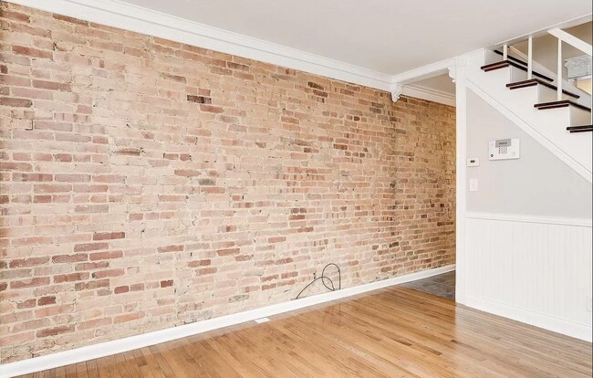 living room - 1406 Haubert St