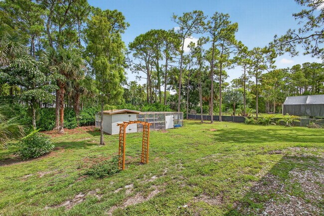 Building Photo - 16215 83rd Pl N