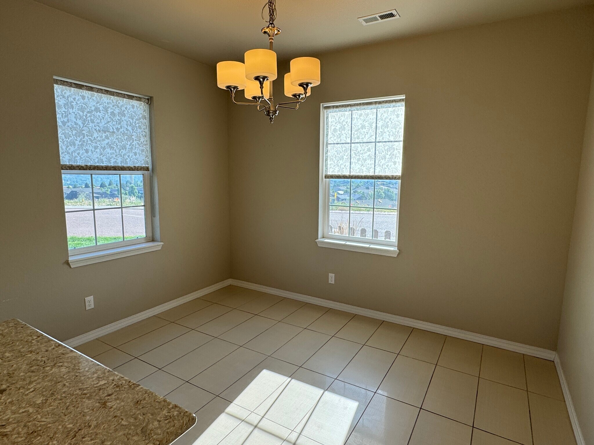 Building Photo - 475 Eclipse Dr