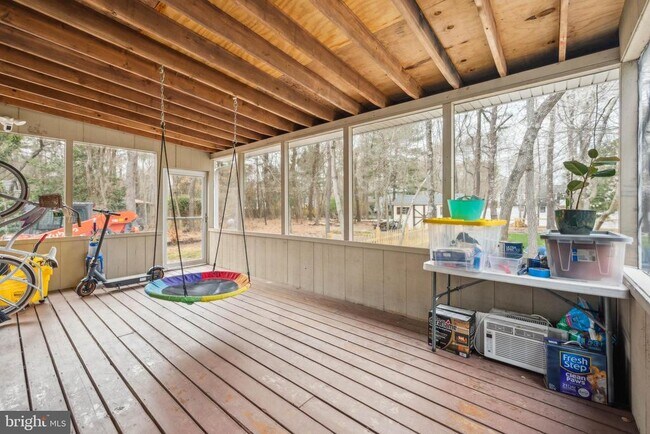 Building Photo - 217 Falls Ct
