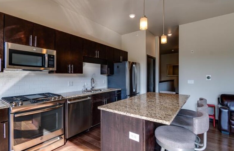 Building Photo - 803 E Mifflin St