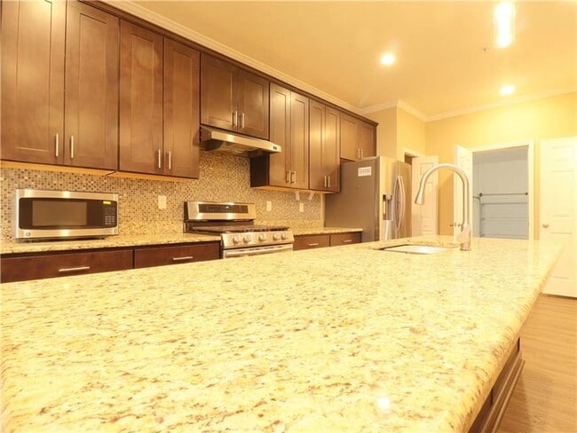 Building Photo - 605 Alessia Ct