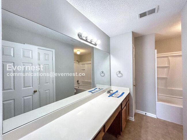 Building Photo - 7036 Foxhall Dr