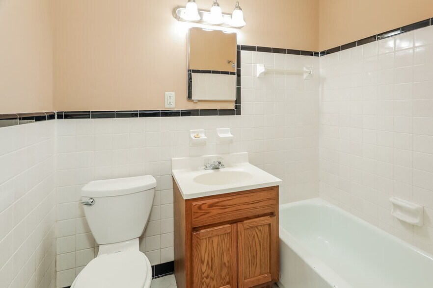 Building Photo - 901 Eldorado Dr