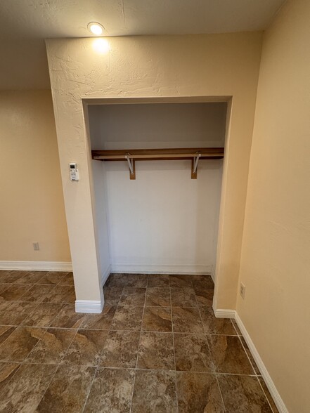 Building Photo - 1116 Delwood Ave