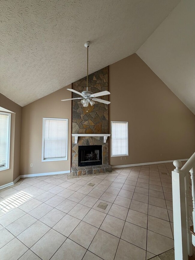 Building Photo - Charming Two-Story Home on a Corner Lot in Jonesboro