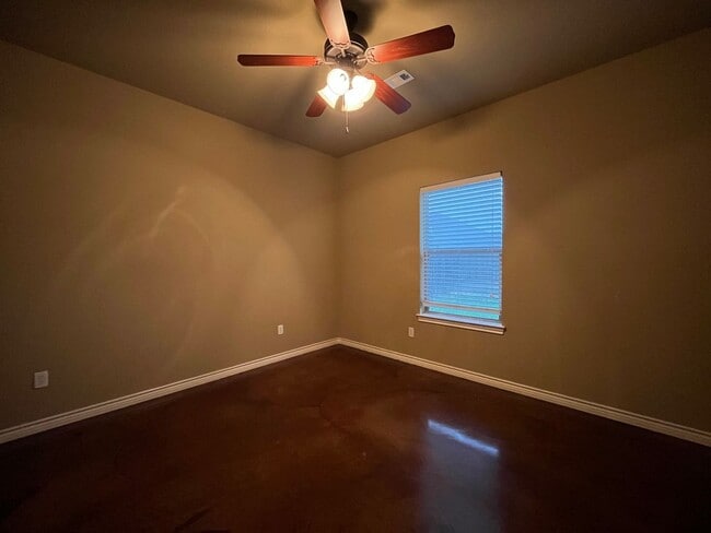Building Photo - AVAILABLE NOW:  3 bedroom house: Midway ISD:  Move-In Special
