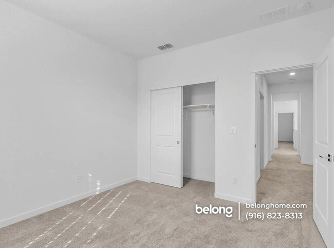 Building Photo - 305 Cinema St