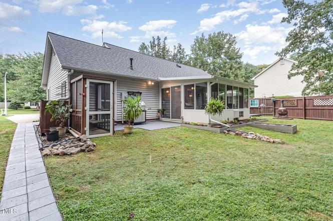 Building Photo - 105 Fox Den Ct