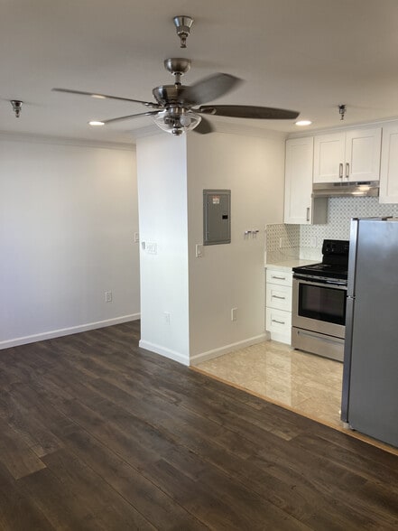 Building Photo - Bakman Hall