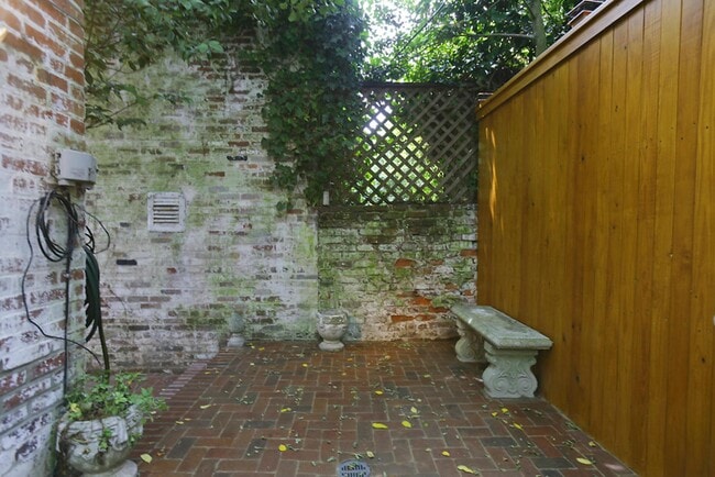 Building Photo - 1530 33rd St NW