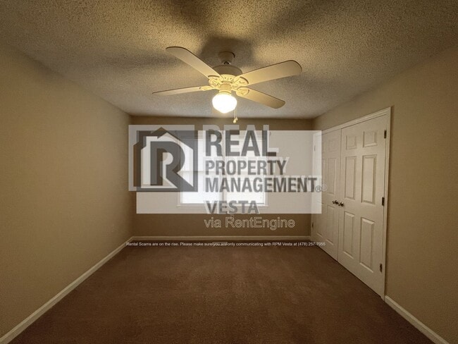 Building Photo - 402 Steeple Chase Rd