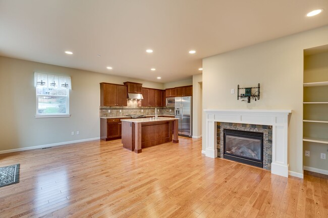 Building Photo - Spacious 4 bedroom home in Redmond!