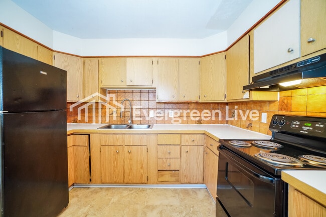 Building Photo - 3378 Roswell Dr