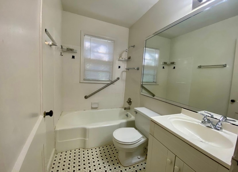 Building Photo - 2822 Fern St