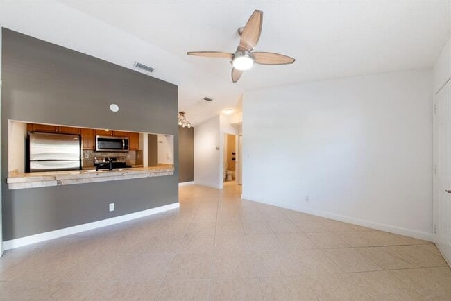 Building Photo - 9466 Boca Cove Cir