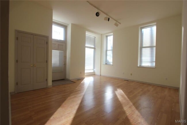 Building Photo - 2307 S 39th St