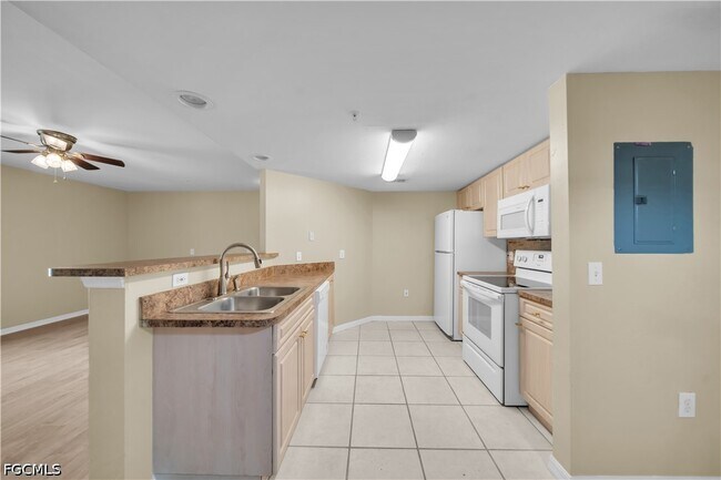 Building Photo - 1767 Four Mile Cove Pkwy