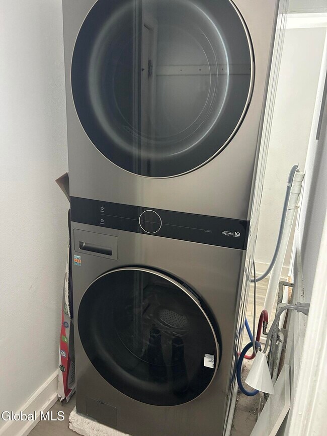 Building Photo - 107 North Ten Broeck Street