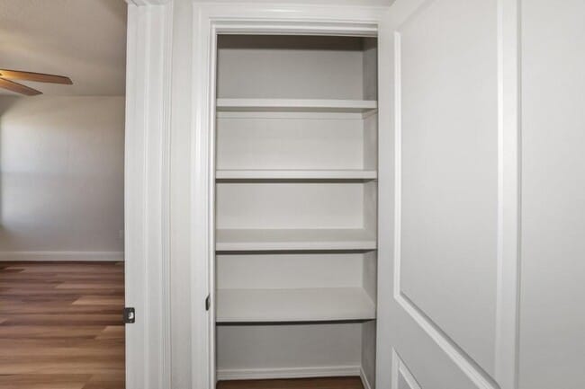 Building Photo - 7625 Woodford Ave