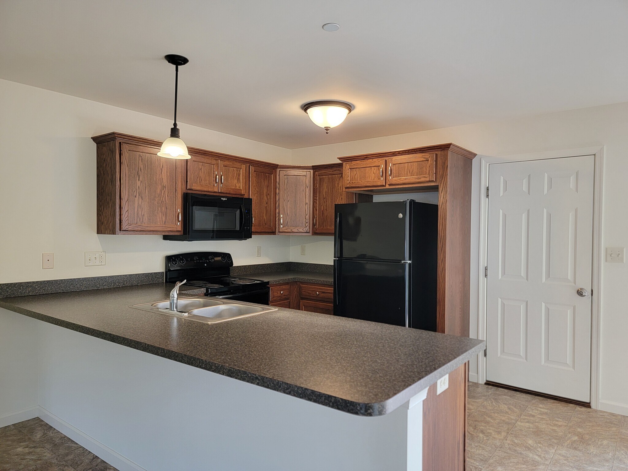 Building Photo - 74 Gable Dr