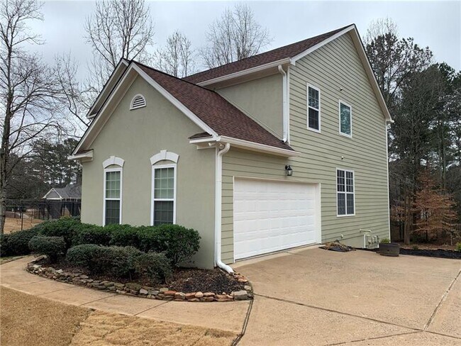 Building Photo - 1401 Redbud Way