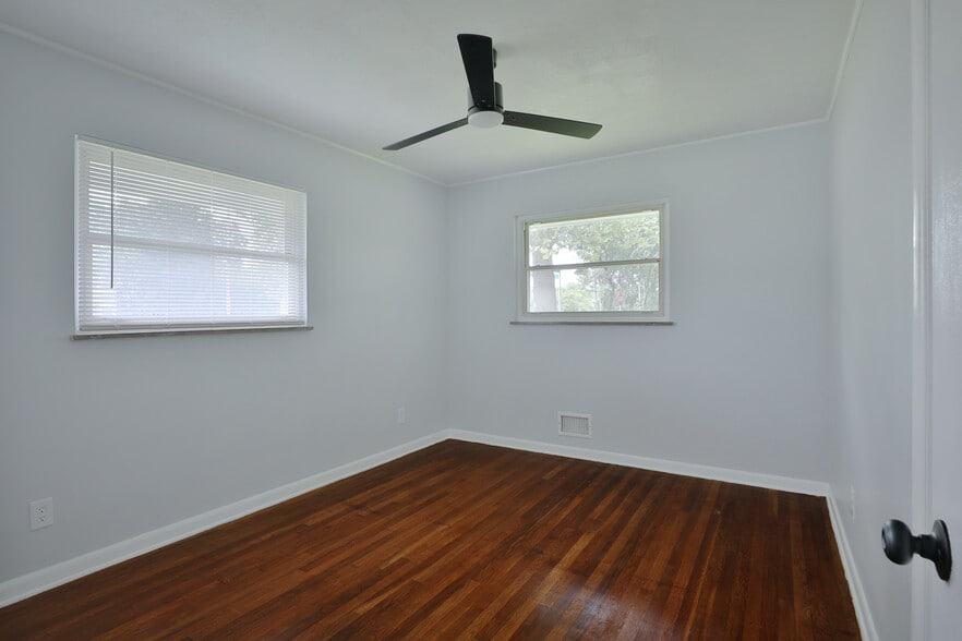 Building Photo - 4474 Starrett Rd