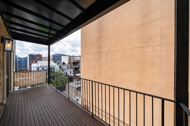 Building Photo - 452 2nd St