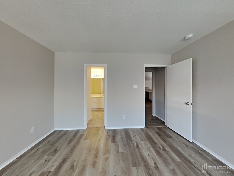 Building Photo - 720 Rowdy Dr