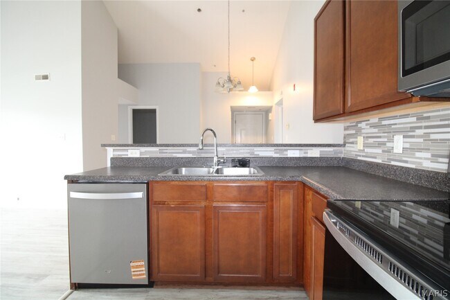 Building Photo - 13300 Spring Creek Ln