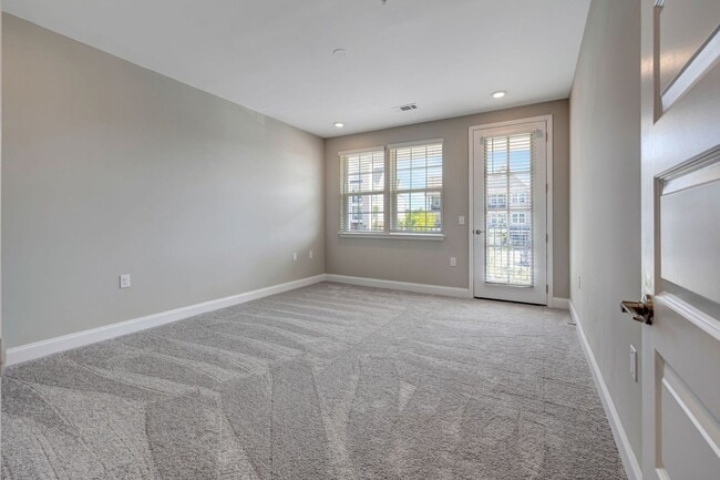 Building Photo - 4000 Shadow Green Dr