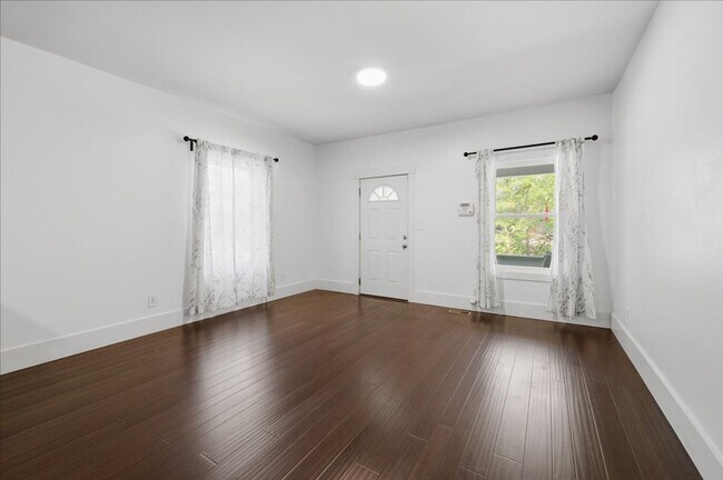 Building Photo - 1613 Nowland Ave