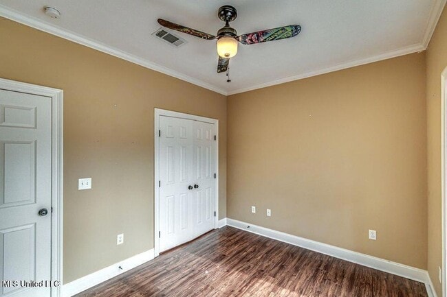 Building Photo - 401 Ash Tree Ln