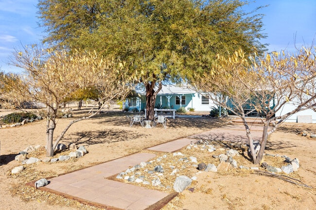 Building Photo - 62851 Aberdeen Dr