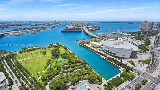 Building Photo - 1000 Biscayne Blvd